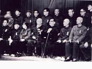 高子英先生与武术界泰斗合影(前排左起五人:冯志强、袁敬泉、孙剑云、李子鸣、高子英)